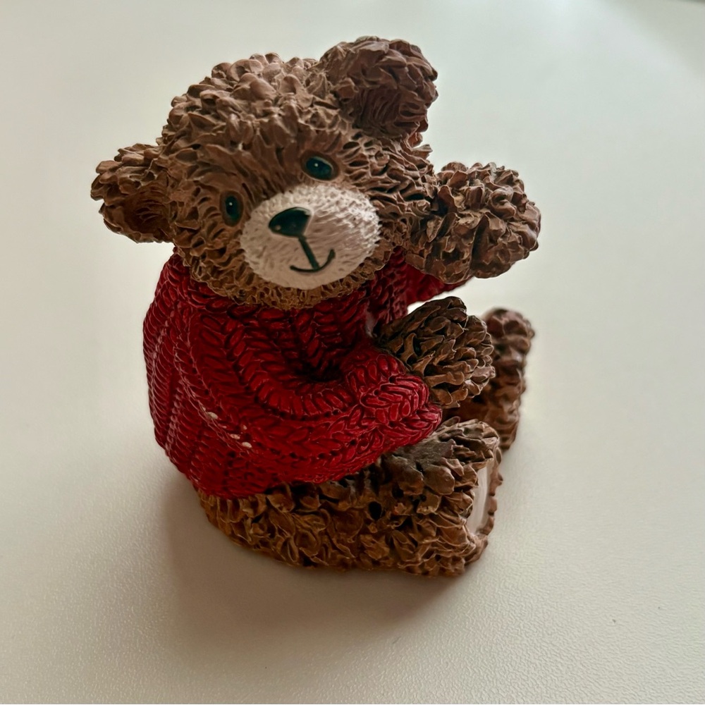 ‘97 Zondervan Bear in Red Sweater Figurine